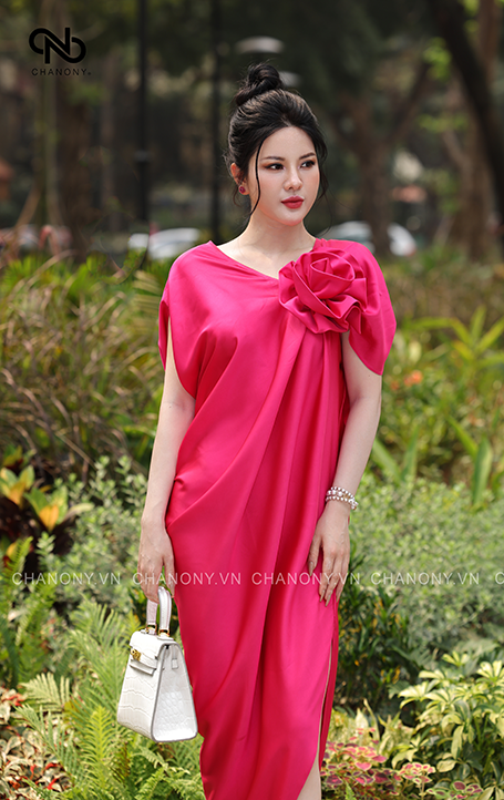 ĐẦM HỒNG TRƠN KHỐI CỔ TIM