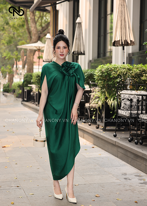 ĐẦM XANH LÁ TRƠN KHỐI CỔ TIM
